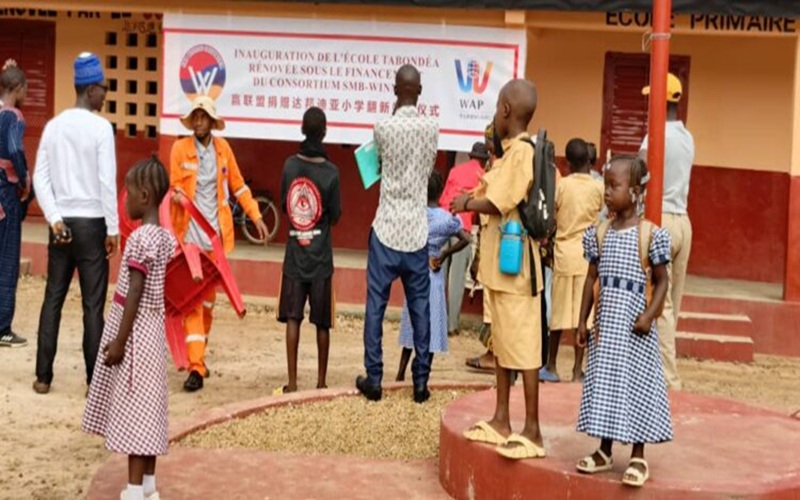 remise de l'école de tabondea.jpg 800x500
